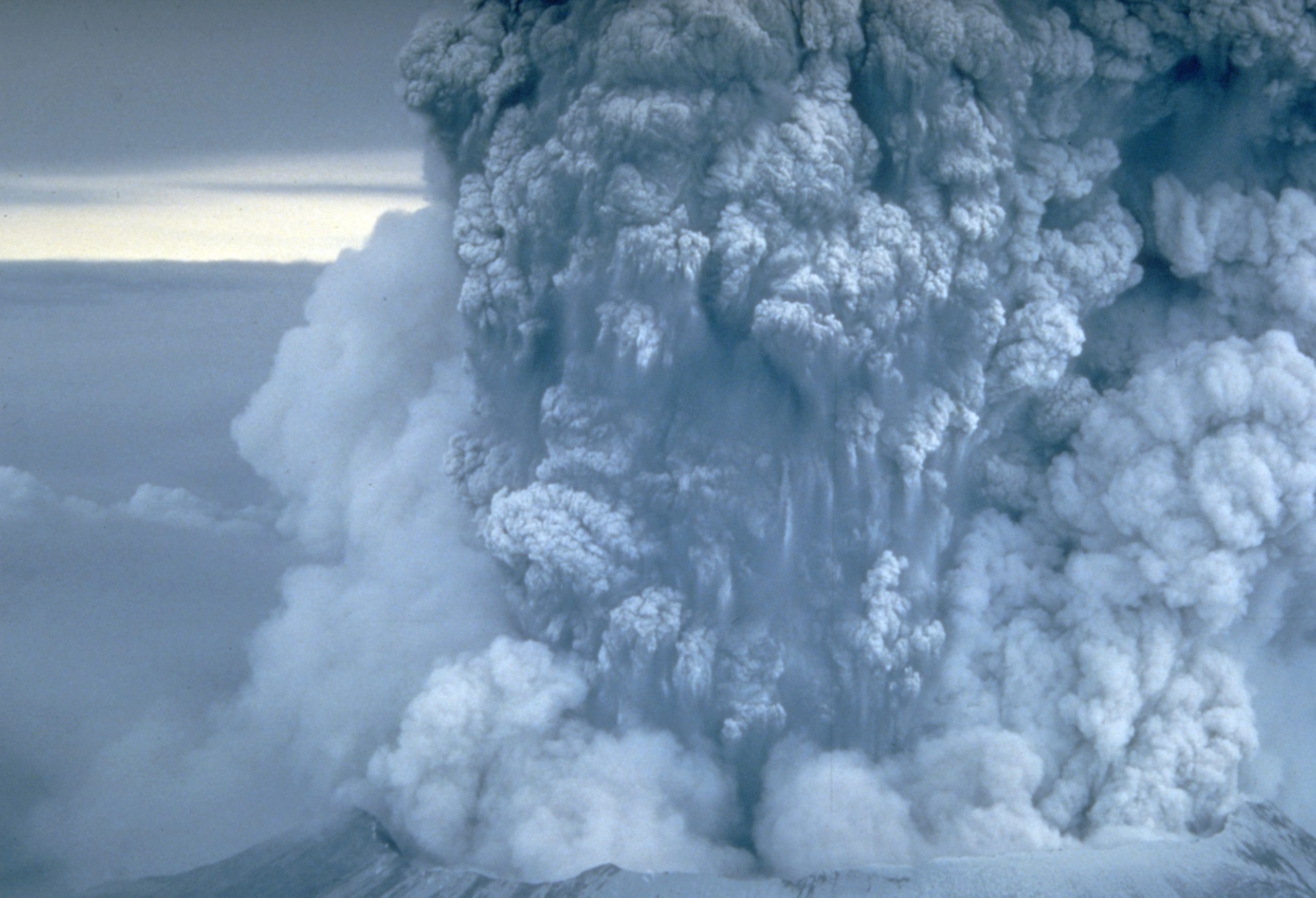 Plomall del Mont St. Helens durant l'erupció de 1980