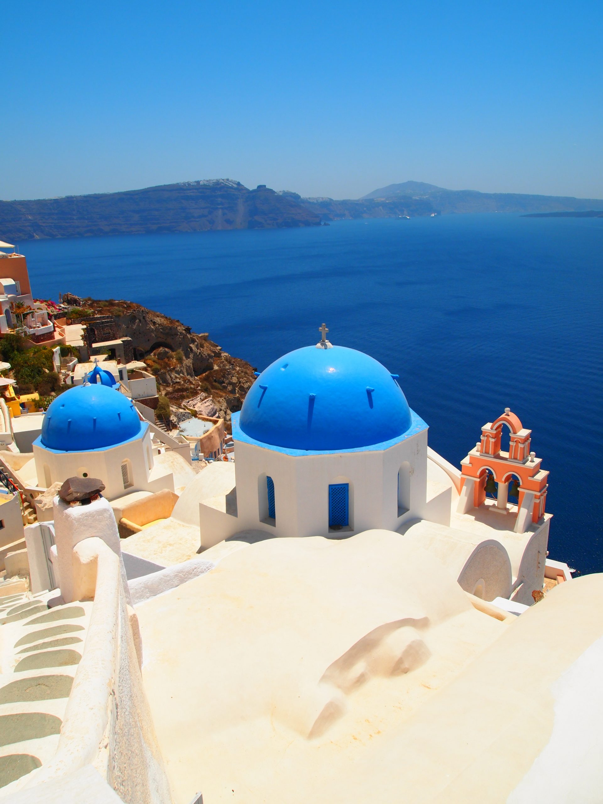 Esglésies de cúpula blava a Oia